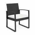 Silla de rat¨¢n sint¨¦tico negro con coj¨ªn blanco y estructura met¨¢lica, 5